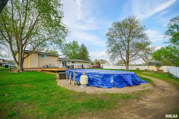 $274,900 | 104 Jamestown Court, Pekin, IL 61554