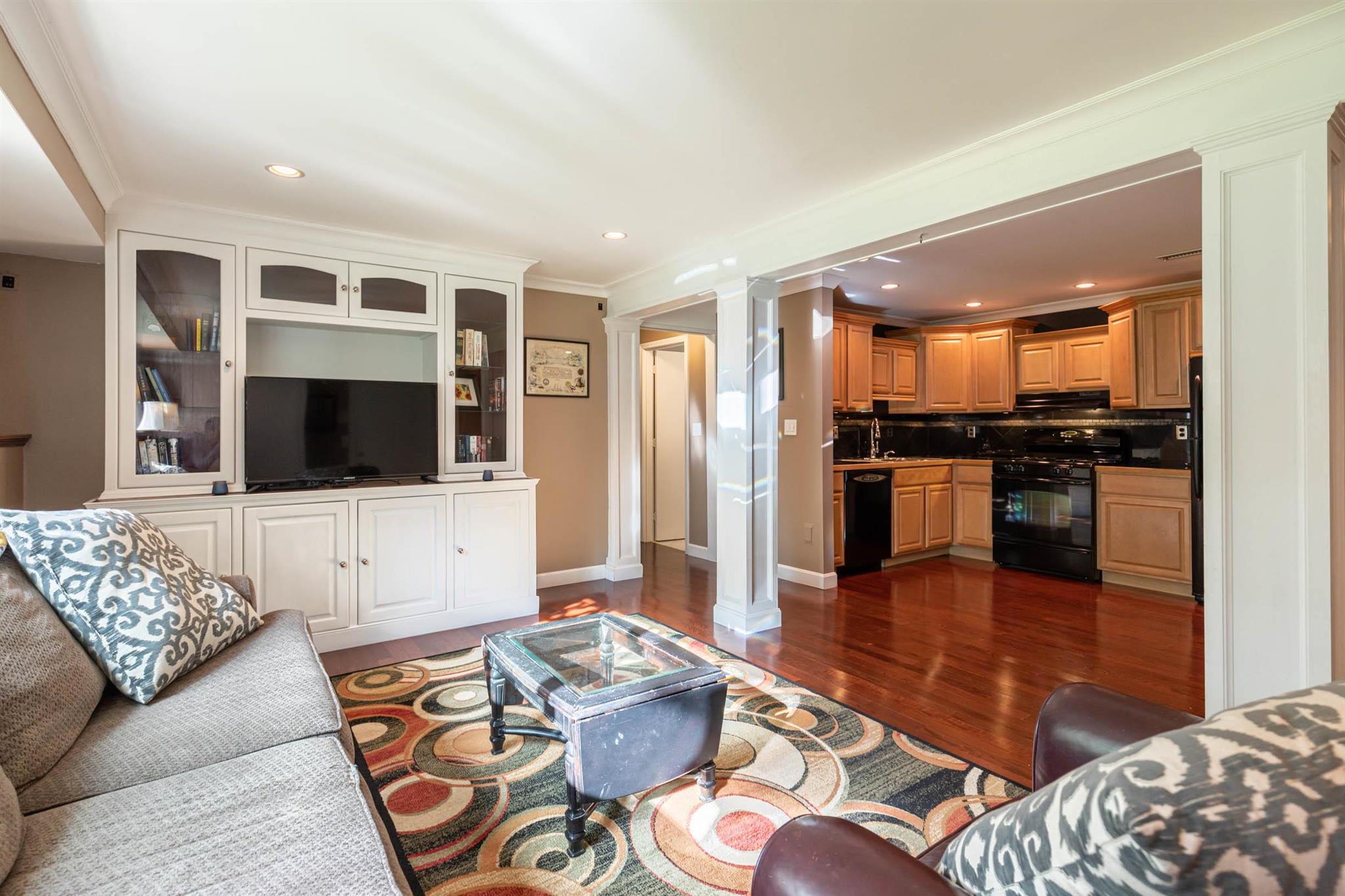 4 Brookside Drive, Unit 4 Exeter, NH 03833 - Photo 1 of 35 Gallery Image 1