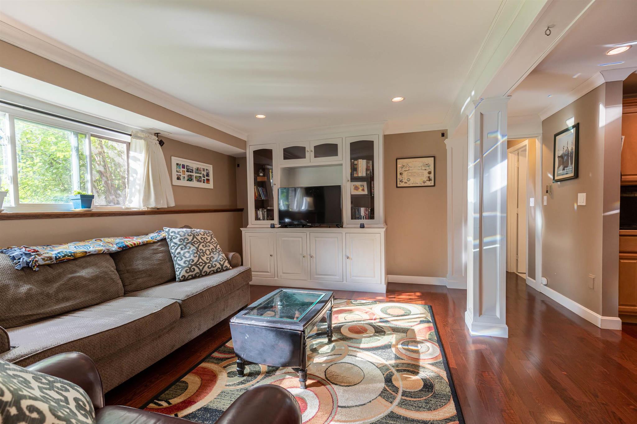4 Brookside Drive, Unit 4 Exeter, NH 03833 - Photo 2 of 35 Gallery Image 2