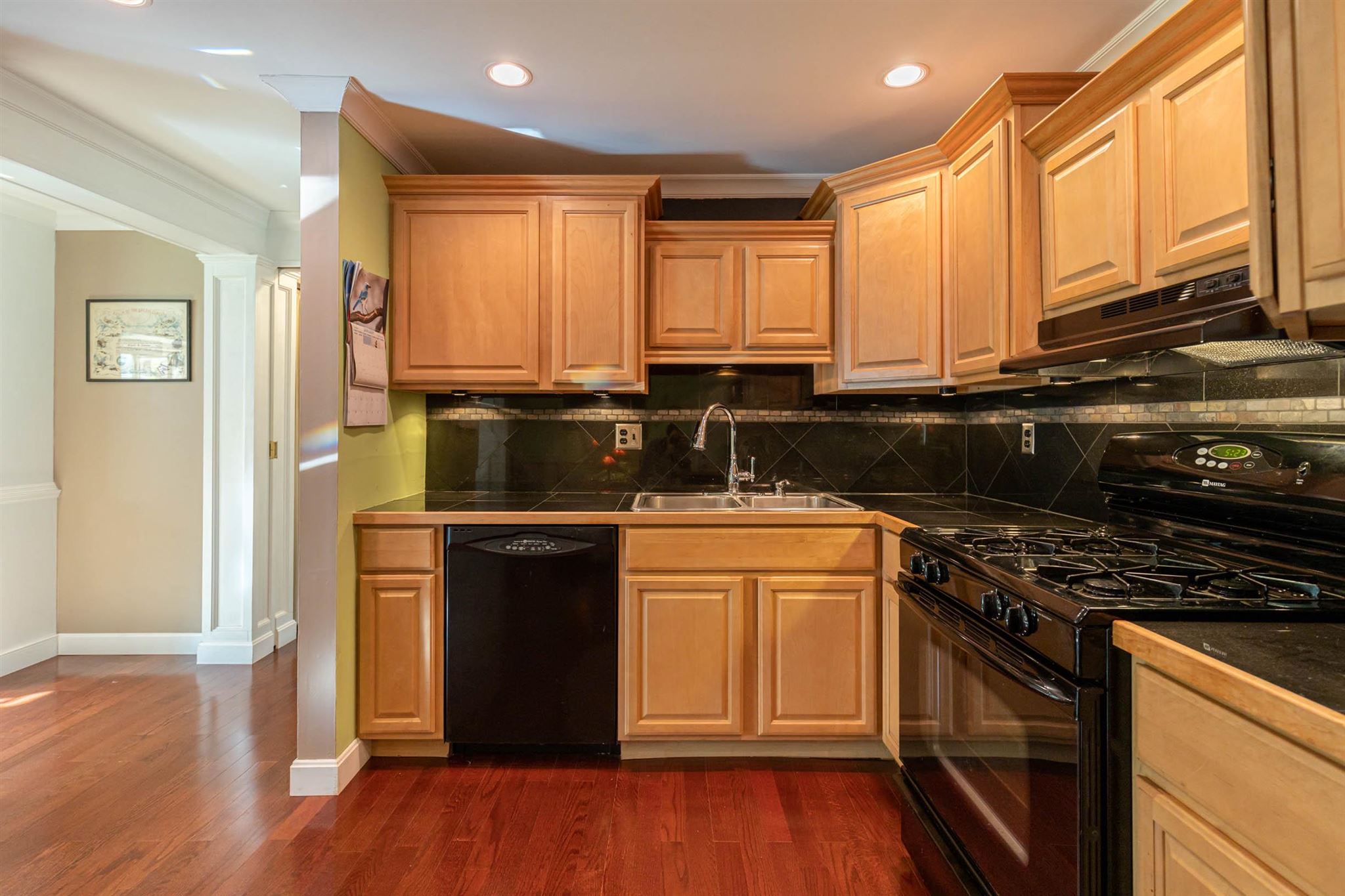 4 Brookside Drive, Unit 4 Exeter, NH 03833 - Photo 11 of 35 Gallery Image 11