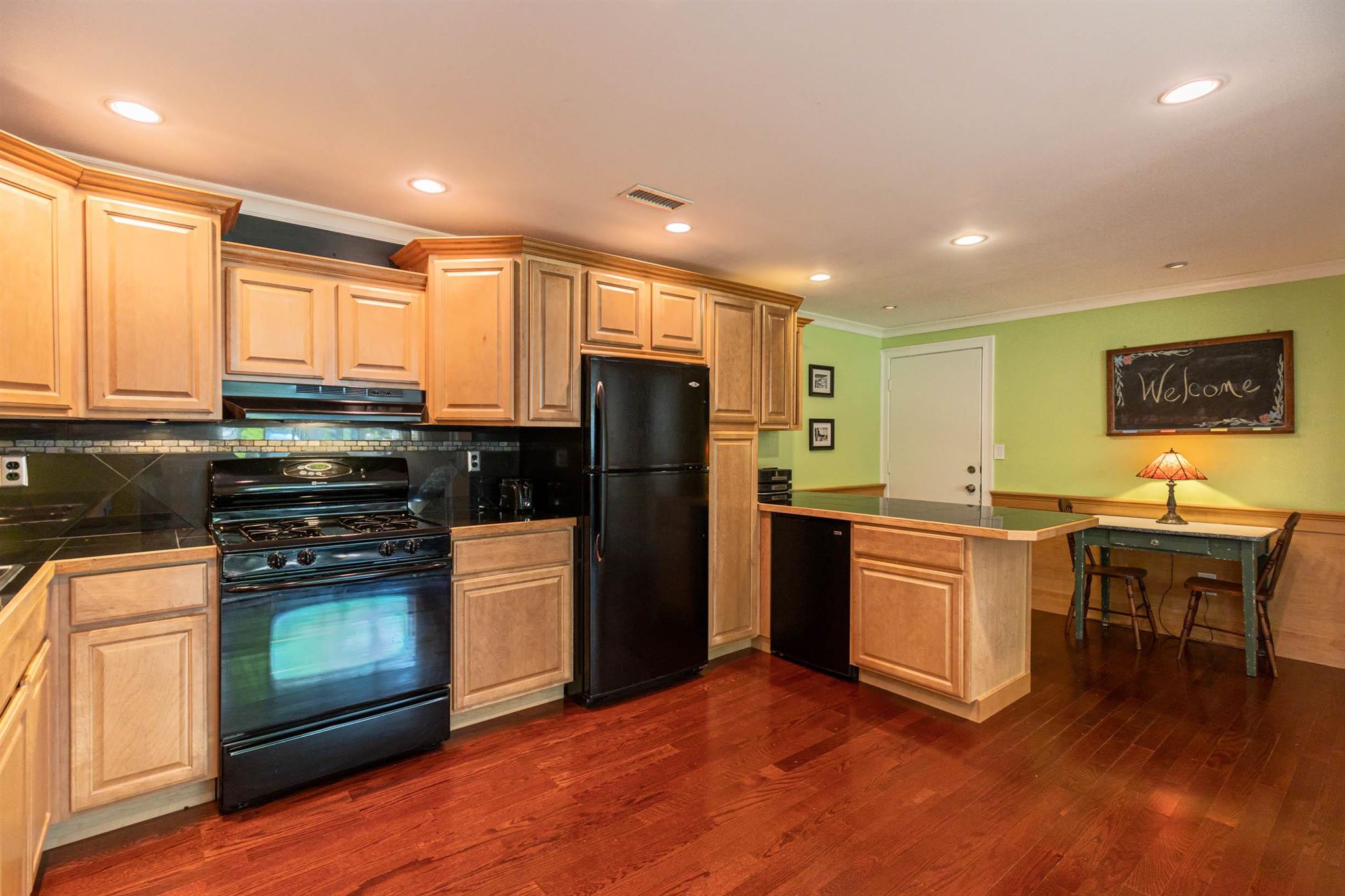 4 Brookside Drive, Unit 4 Exeter, NH 03833 - Photo 12 of 35 Gallery Image 12