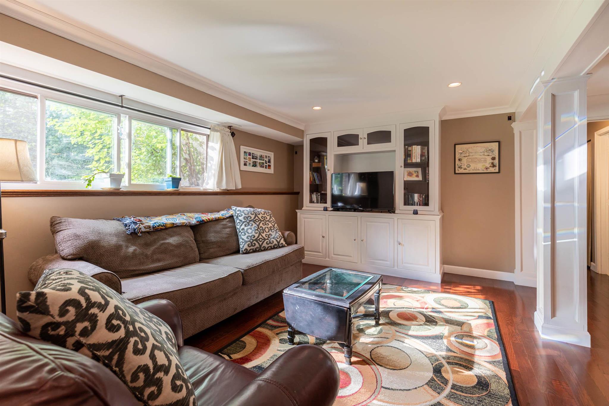 4 Brookside Drive, Unit 4 Exeter, NH 03833 - Photo 3 of 35 Gallery Image 3