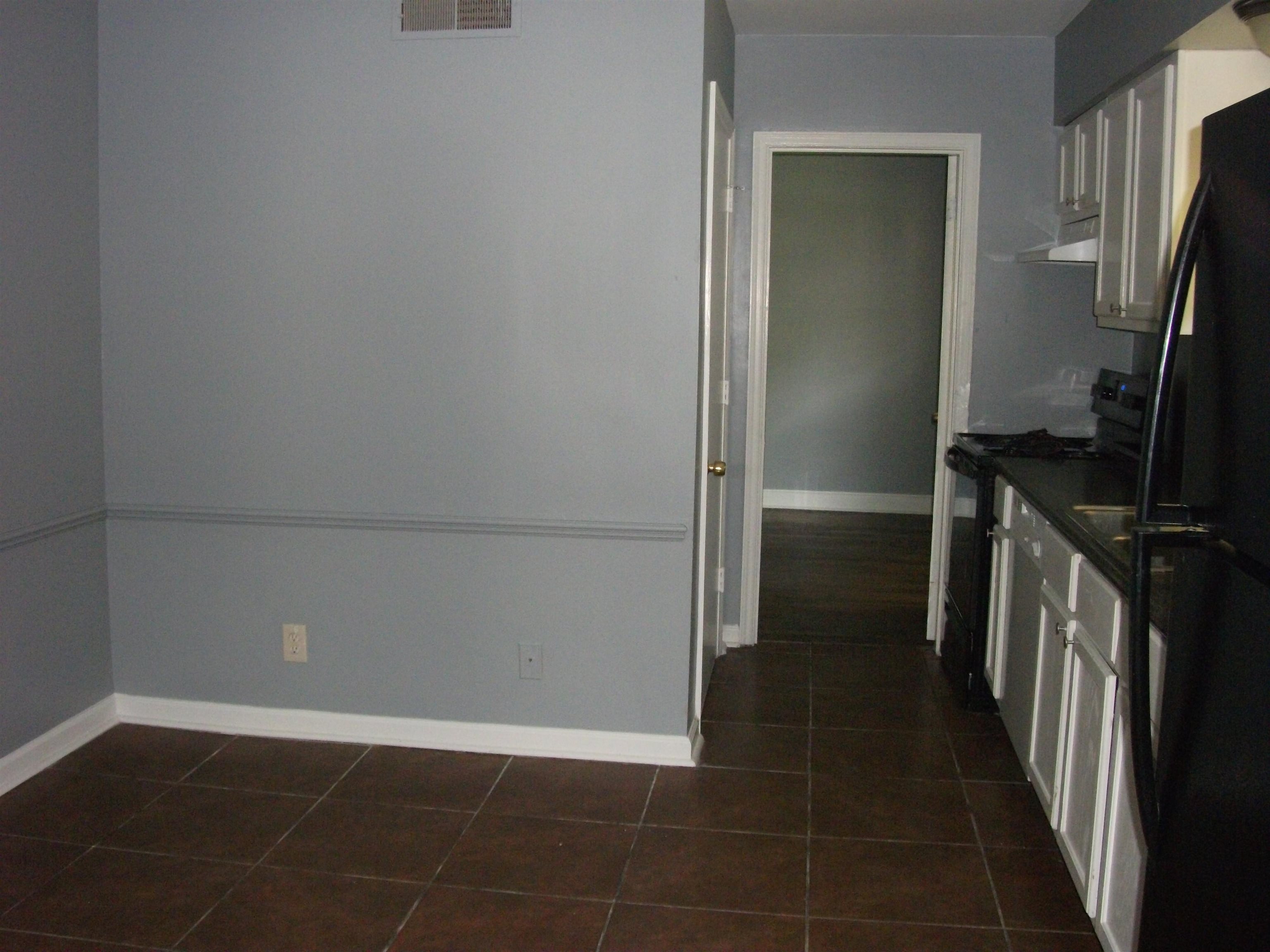 4029 Orleans Road Memphis, TN 38116 - Photo 4 of 11 a view of a hallway