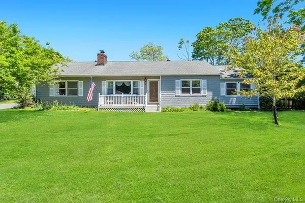 $699,990 | 9 Epson Course, Brookhaven, NY 11719