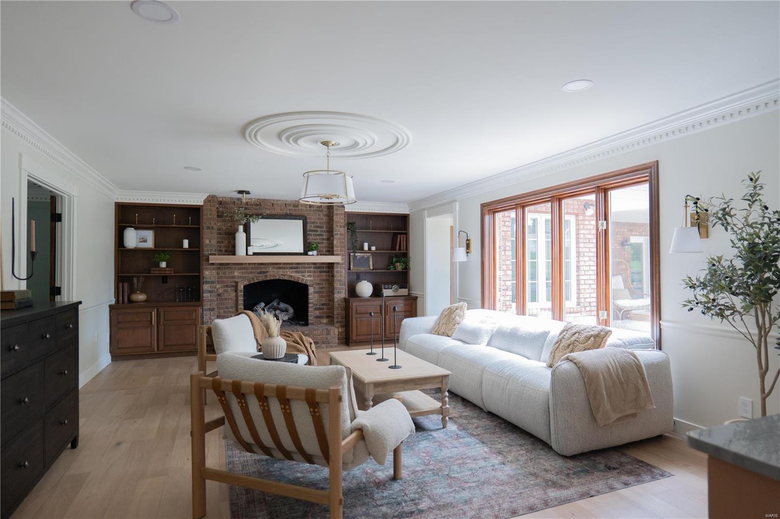 68 Chesterfield Lakes Road Chesterfield, MO 63005 - Photo 13 of 98