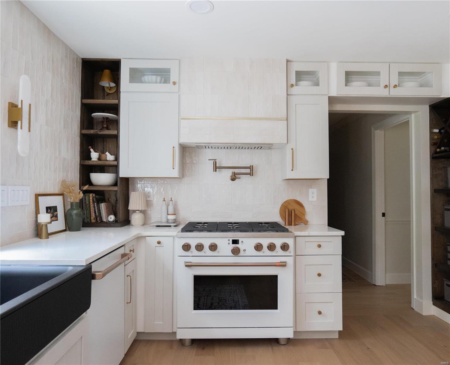 68 Chesterfield Lakes Road Chesterfield, MO 63005 - Photo 26 of 98