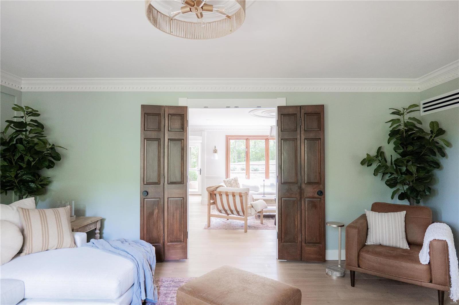 68 Chesterfield Lakes Road Chesterfield, MO 63005 - Photo 10 of 98