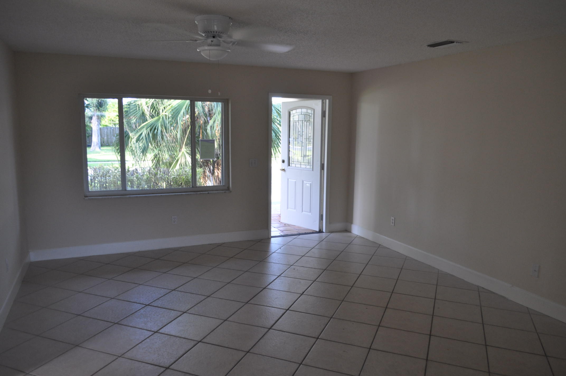 10865 Gable Street Boca Raton, FL 33428 - Photo 11 of 21 Living Area