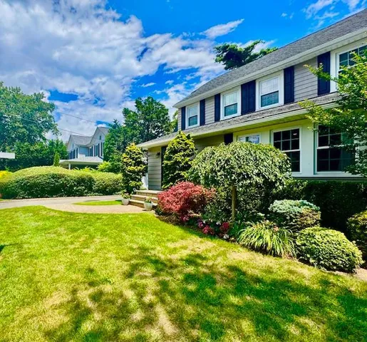 $1,590,000 | 987 East Prospect Street, Woodmere, NY 11598