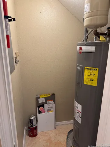 a view of a walk in closet