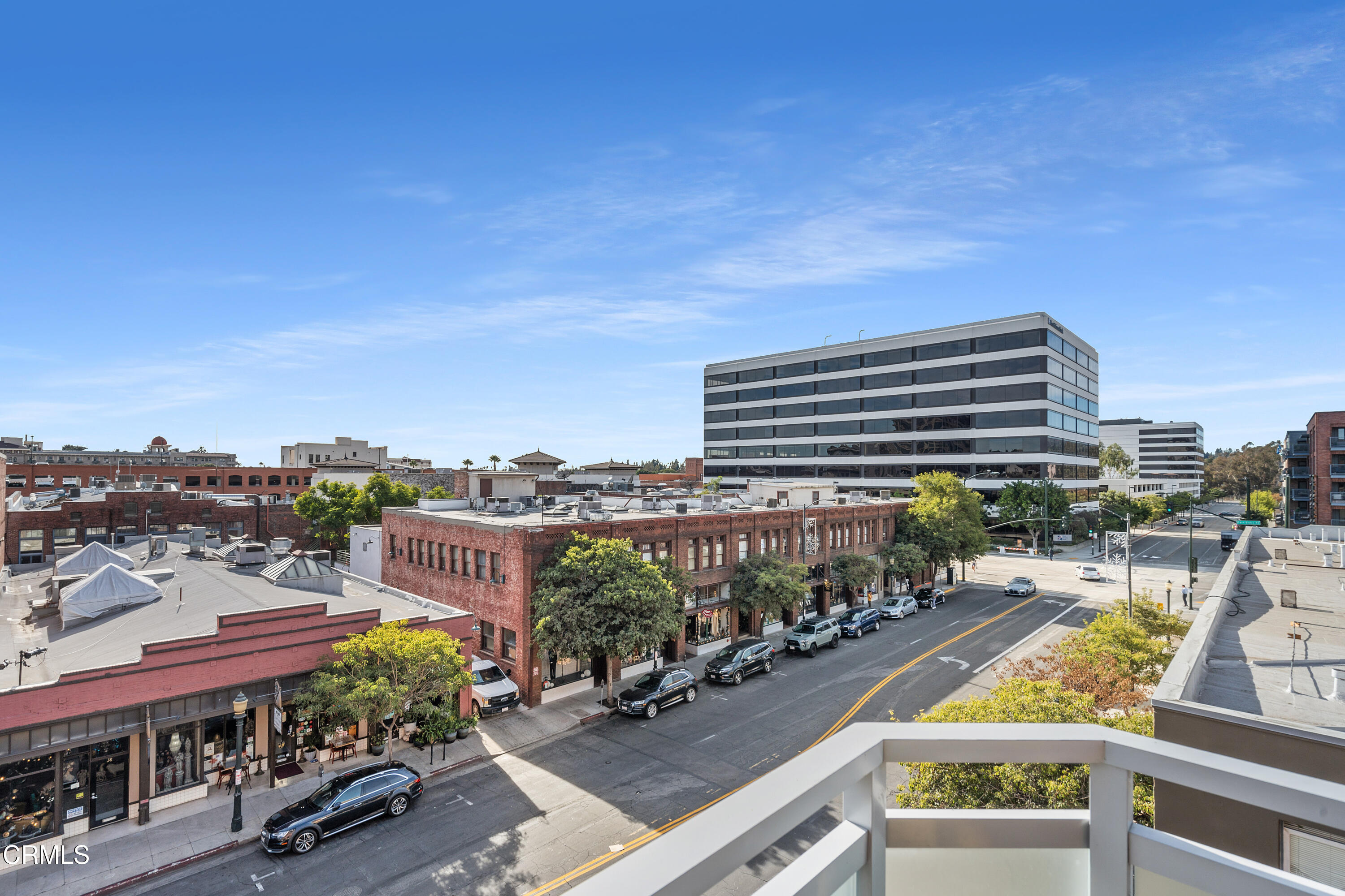 125 North Raymond Avenue, Unit 306 Pasadena, CA 91103 - Photo 37 of 41 33_11628552_175660_175660-EI-133