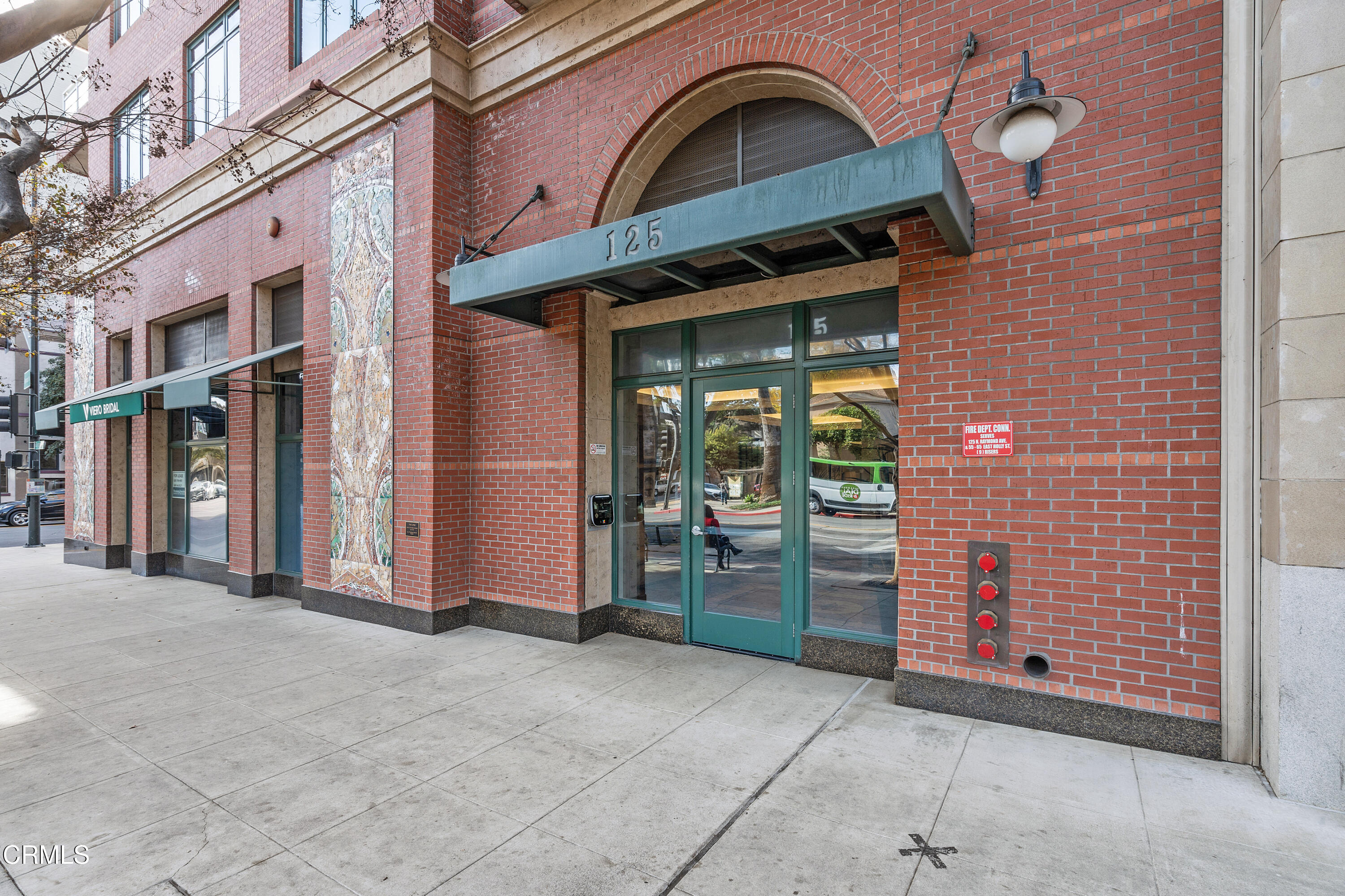 125 North Raymond Avenue, Unit 306 Pasadena, CA 91103 - Photo 4 of 41 3_11628498_175660_175660-EI-103