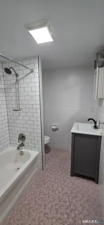$1,550 | 50 Broad Street, Unit 3, Norwich, CT 06360