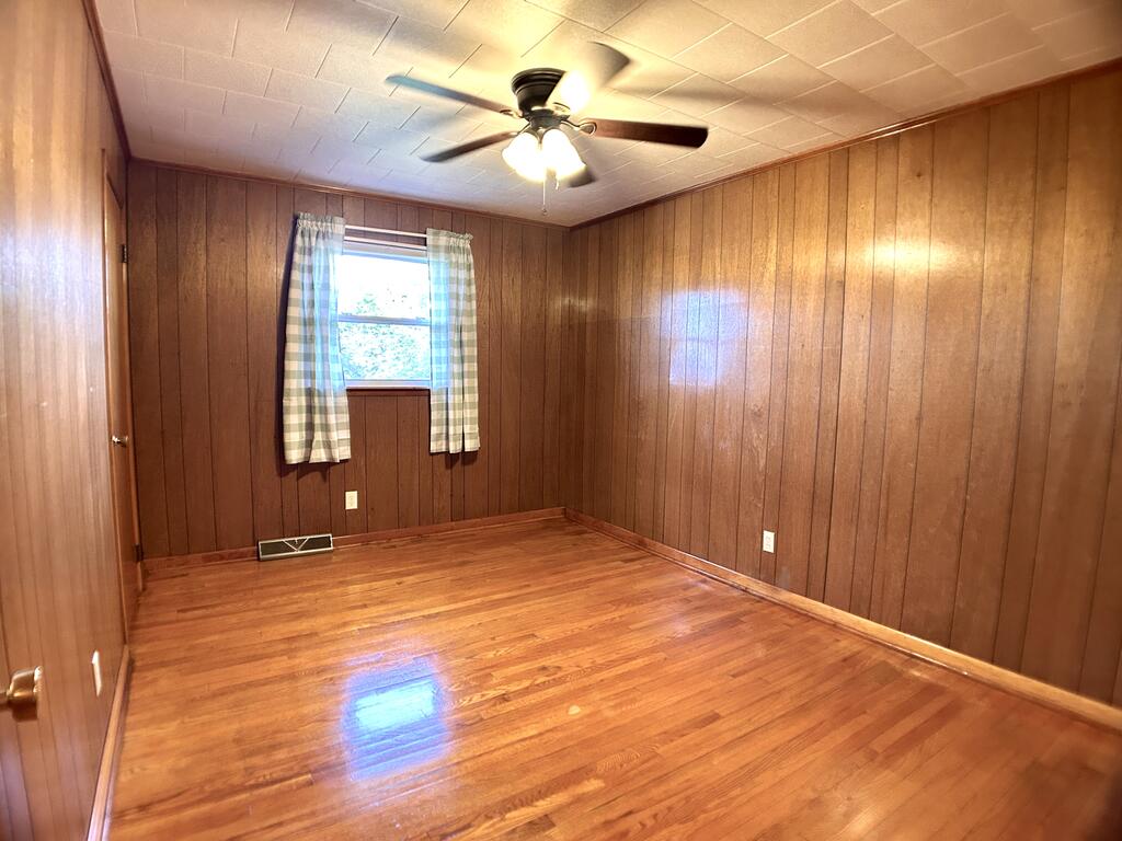 1081 Fire Tower Road Honaker, VA 24260 - Photo 24 of 34 Gallery Image 24