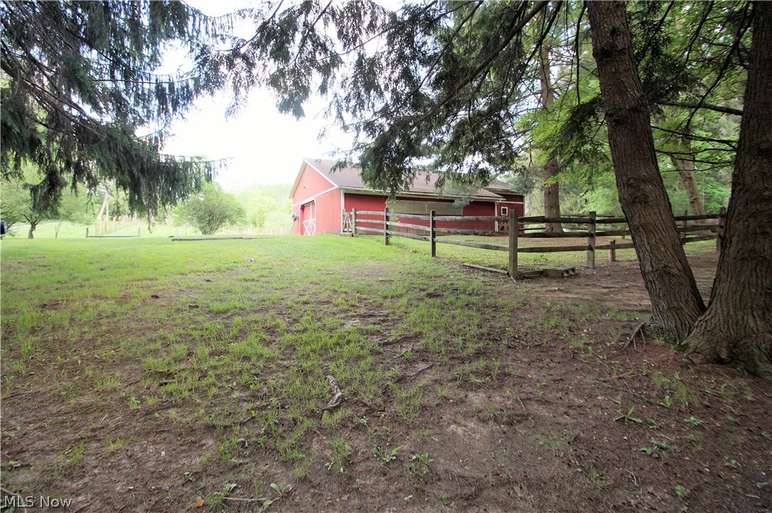 8708 Sumner Road Chardon, OH 44024 - Photo 5 of 28
