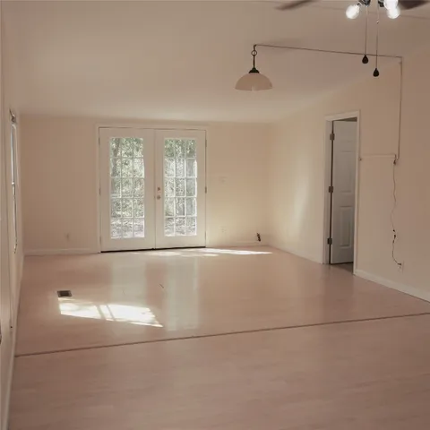 $2,100 | 282 Texas Oak Drive, Cedar Creek, TX 78612