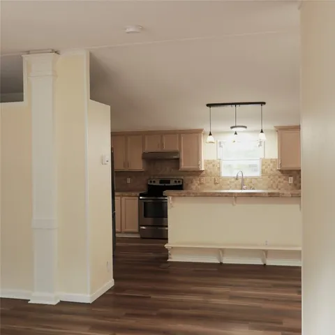 $2,100 | 282 Texas Oak Drive, Cedar Creek, TX 78612