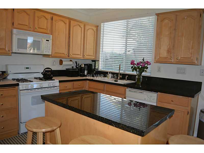 9756 Ridgebluff Avenue Las Vegas, NV 89148 - Photo 11 of 31 Kitchen.