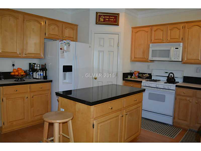 9756 Ridgebluff Avenue Las Vegas, NV 89148 - Photo 12 of 31 Kitchen.