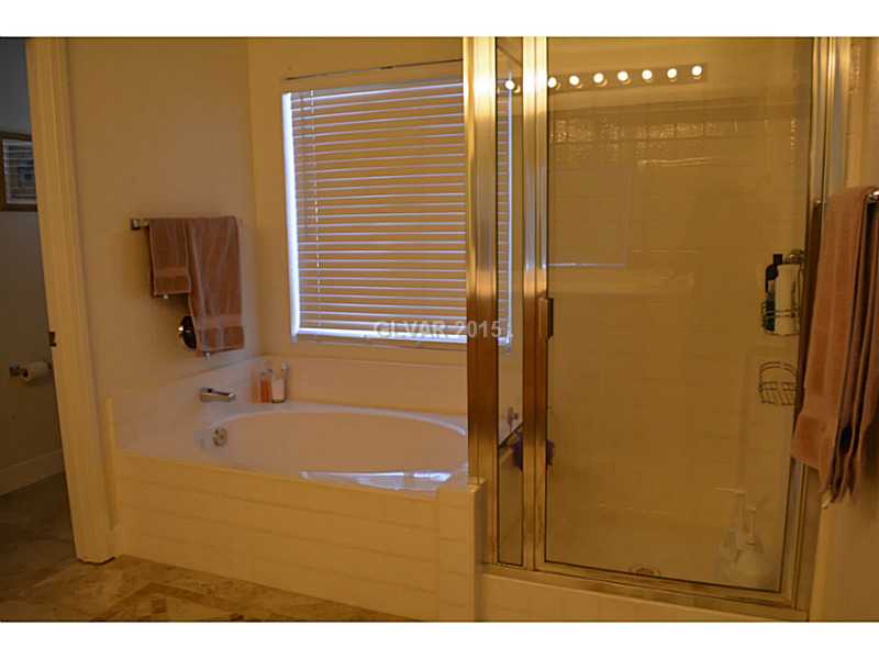 9756 Ridgebluff Avenue Las Vegas, NV 89148 - Photo 25 of 31 Master Bath/Spa.