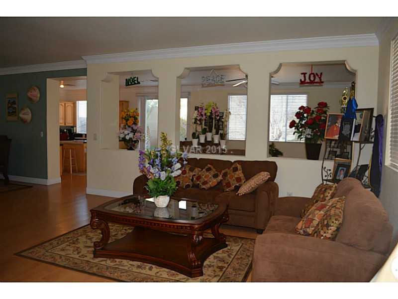 9756 Ridgebluff Avenue Las Vegas, NV 89148 - Photo 3 of 31 Living Room.