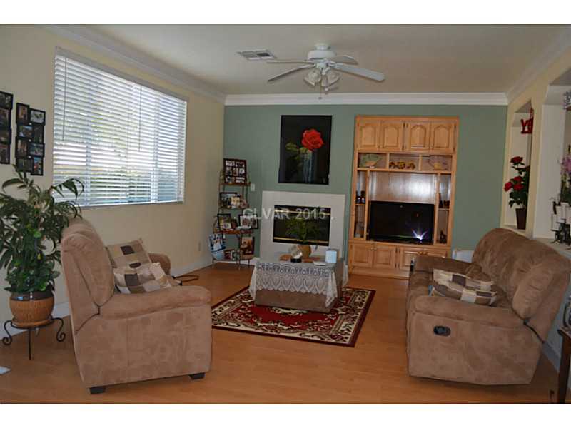 9756 Ridgebluff Avenue Las Vegas, NV 89148 - Photo 7 of 31 Family Room.