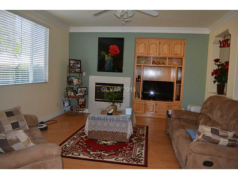 9756 Ridgebluff Avenue Las Vegas, NV 89148 - Photo 8 of 31 Family Room.