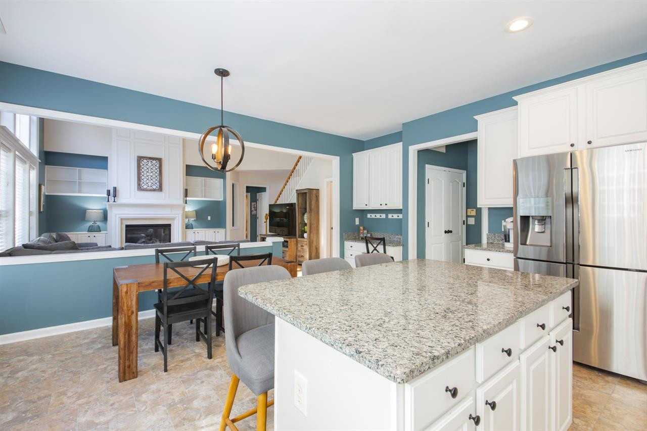 7600 Silver View Lane Raleigh, NC 27613 - Photo 9 of 30 Kitchen Island