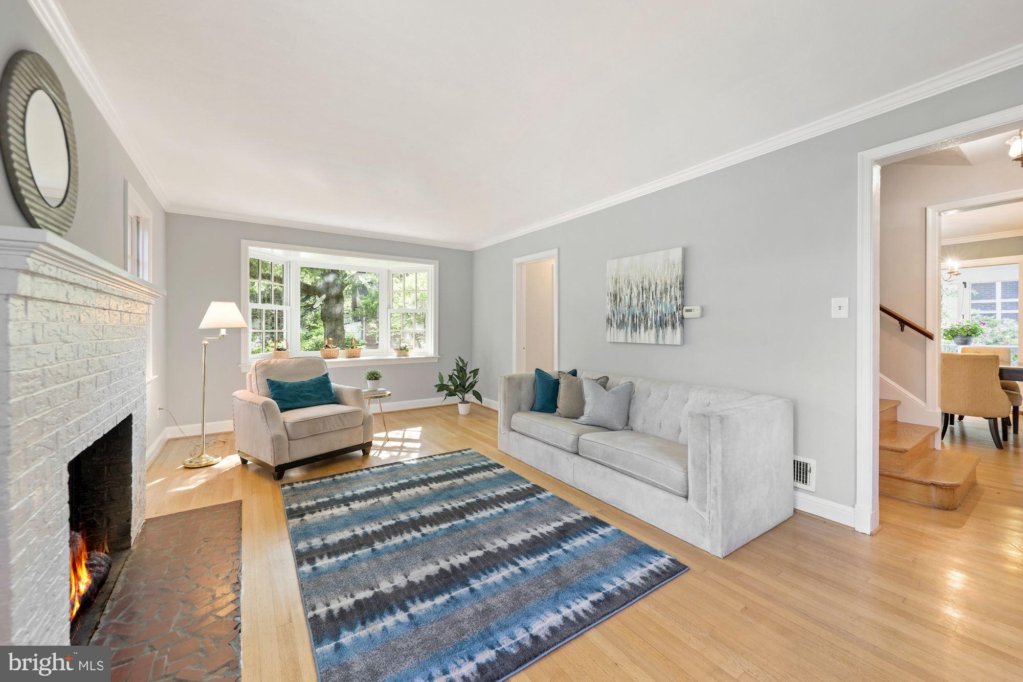 9000 Walden Road Silver Spring, MD 20901 - Photo 5 of 59 Living Room