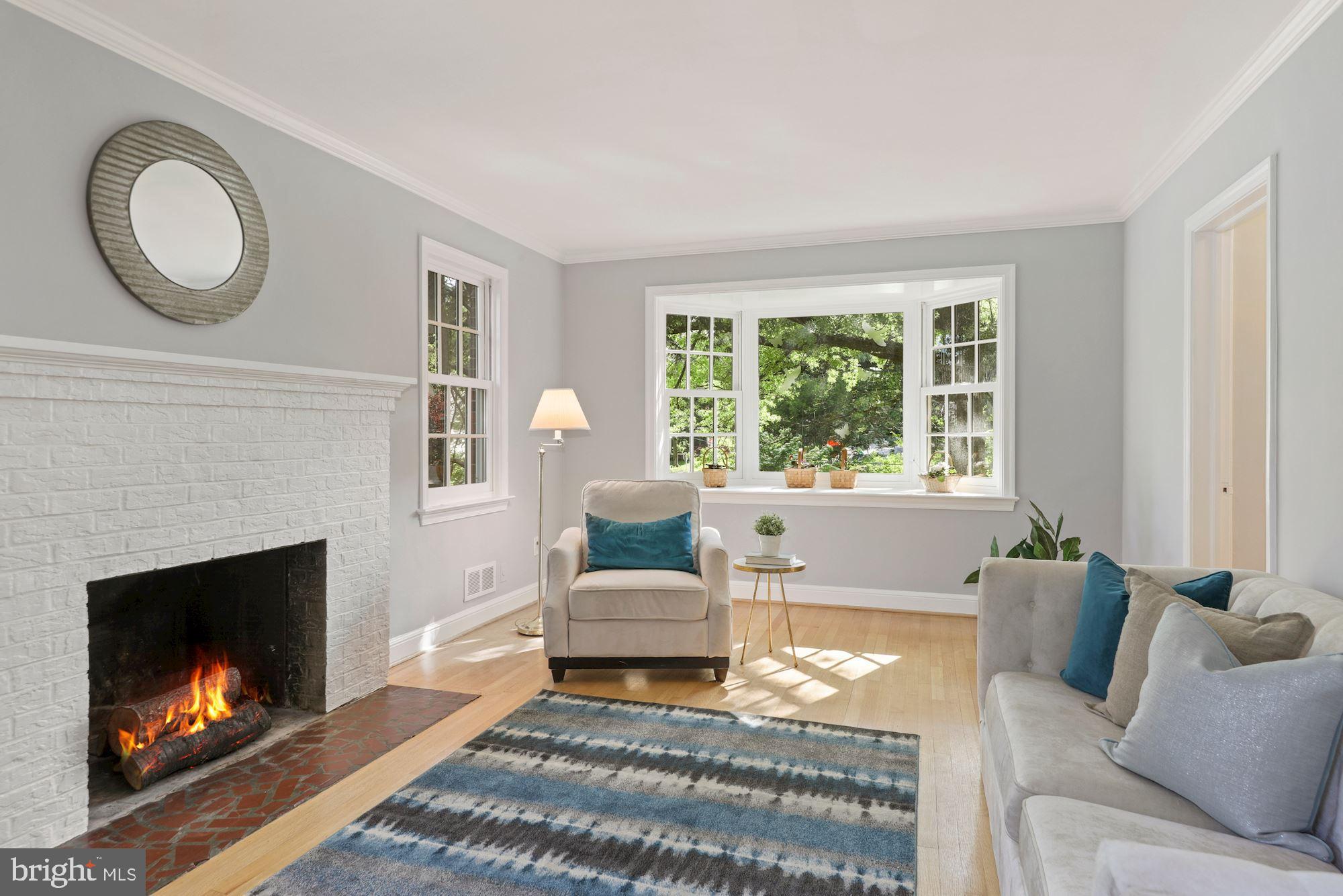 9000 Walden Road Silver Spring, MD 20901 - Photo 6 of 59 Living Room