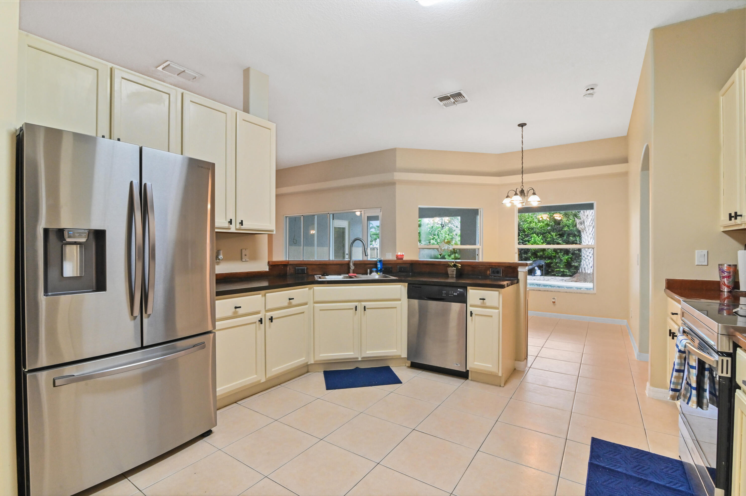 602 Southwest McCall Road Port St. Lucie, FL 34953 - Photo 15 of 33 15 Kitchen 04