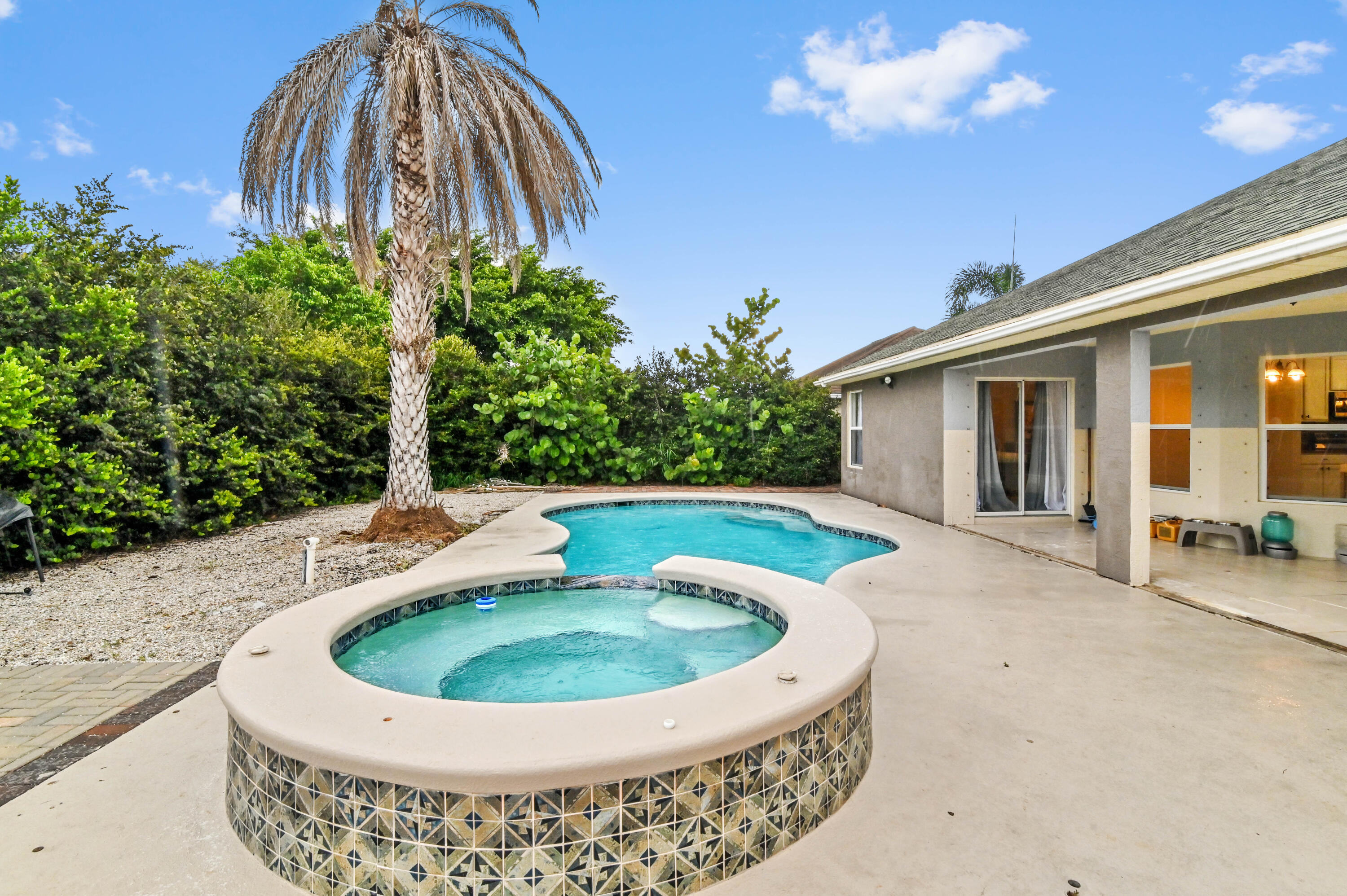 602 Southwest McCall Road Port St. Lucie, FL 34953 - Photo 4 of 33 28 pool 02