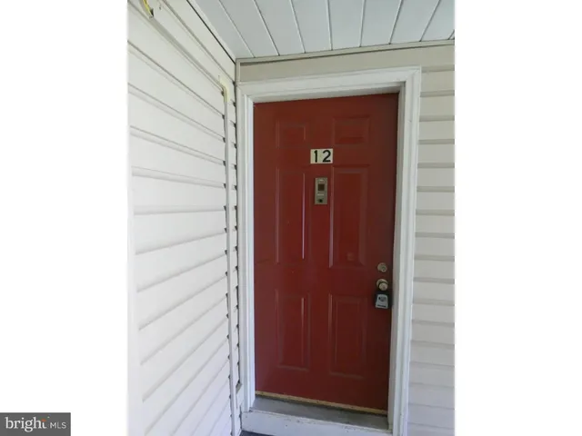 $2,200 | 12 Holly Court, Trenton, NJ 08619