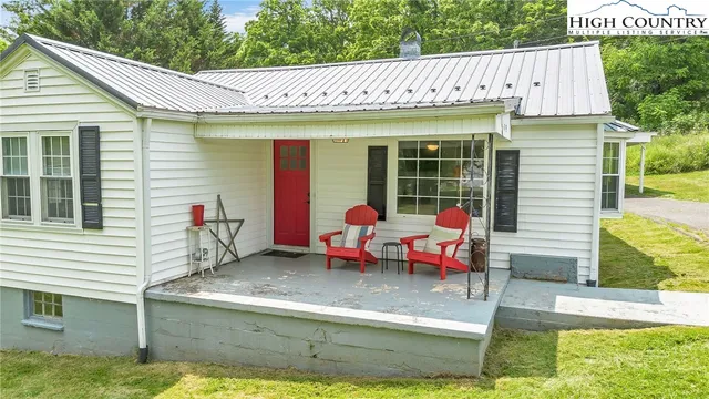 $349,000 | 609 West Main Street, Jefferson, NC 28640