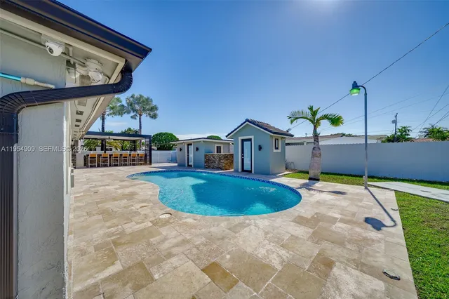 $899,995 | 11800 Southwest 35th Street, Miami, FL 33175