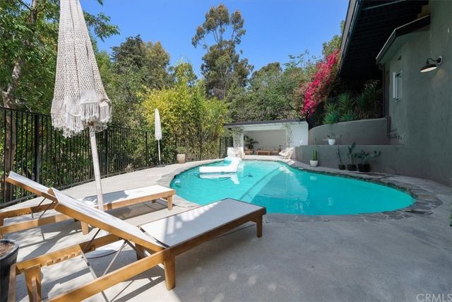 $2,070,000 | 4036 Glenalbyn Drive, Los Angeles, CA 90065