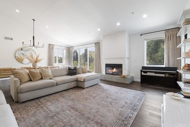 $2,070,000 | 4036 Glenalbyn Drive, Los Angeles, CA 90065