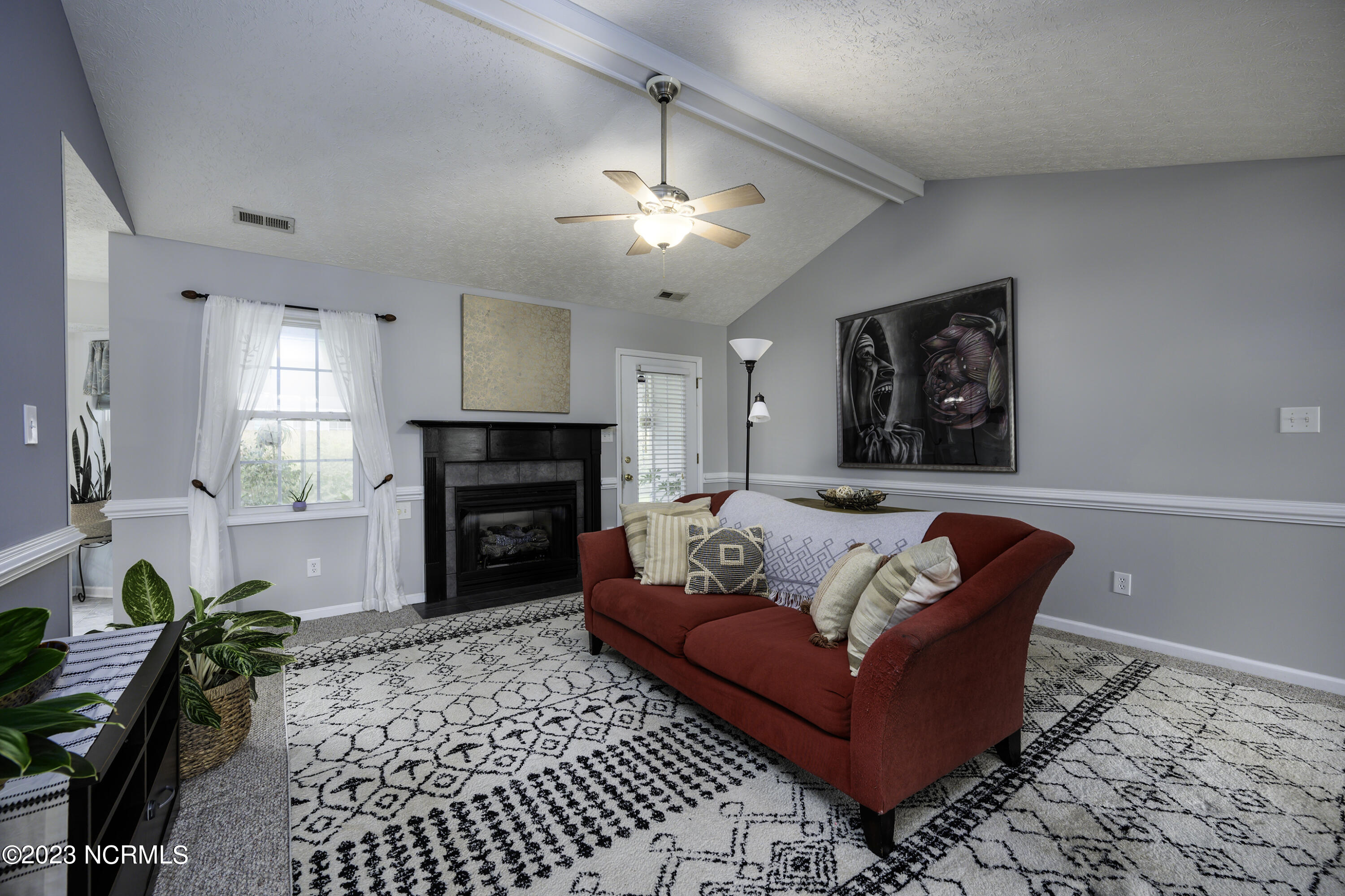 111 Conner Grant Road New Bern, NC 28562 - Photo 14 of 49 Living Room with Vaulted Ceiling