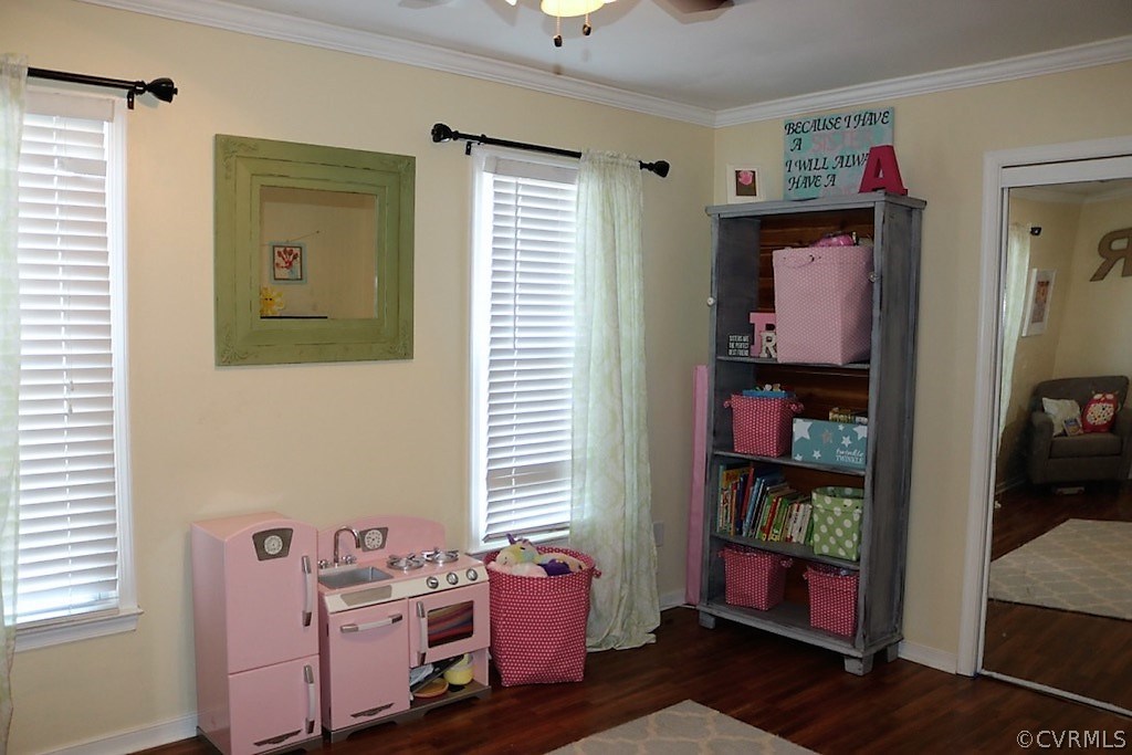 7211 Full Rack Drive Midlothian, VA 23112 - Photo 10 of 22 a living room with furniture and a book shelf