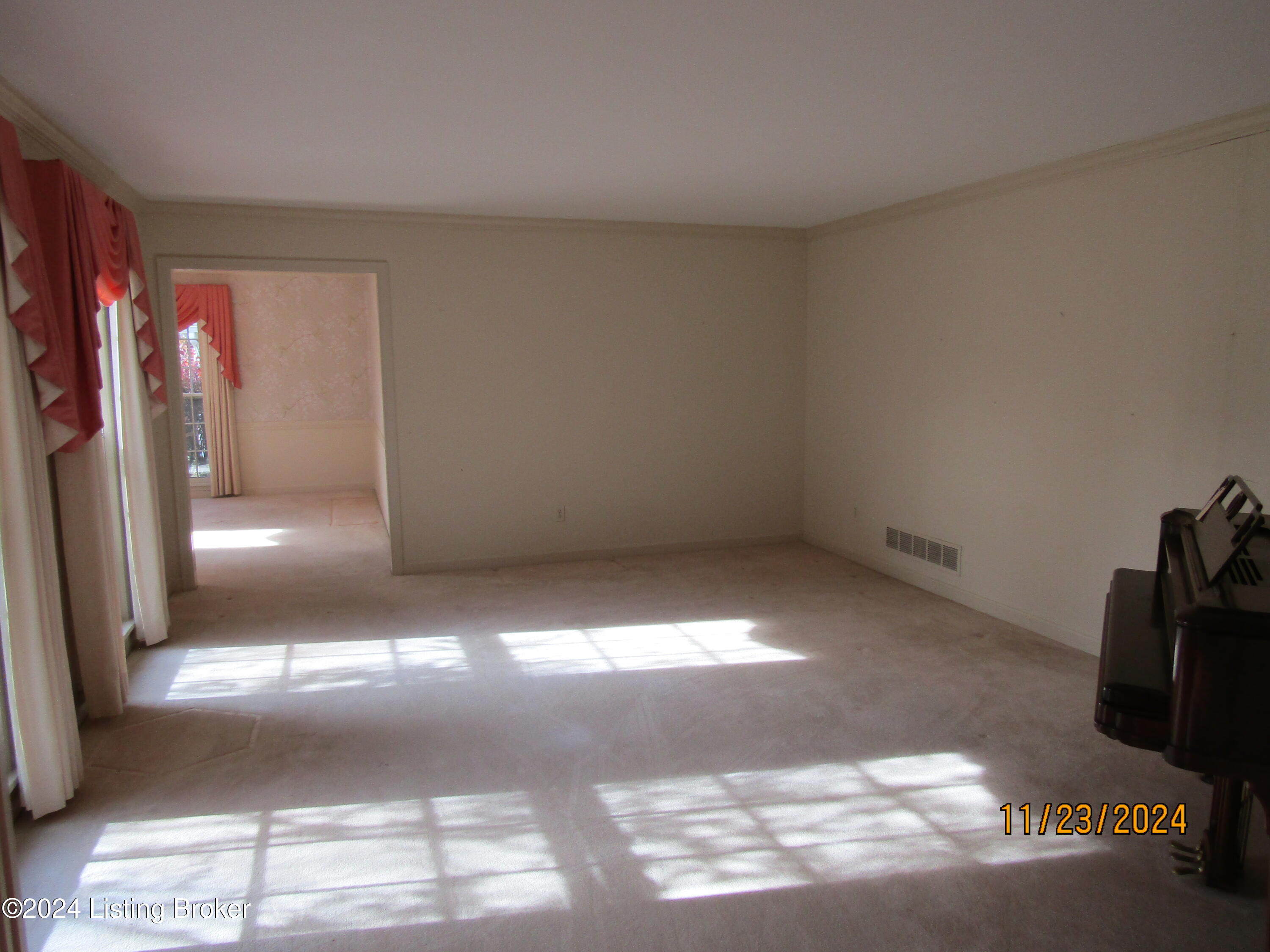 306 South Chadwick Road Louisville, KY 40222 - Photo 9 of 39 Formal Living Room