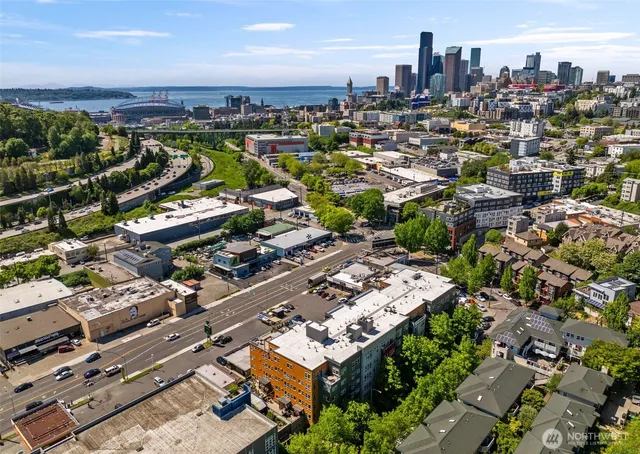 $399,950 | 827 Hiawatha Place South, Unit 515, Seattle, WA 98144