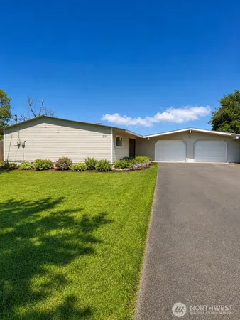 $159,900 | 214 Carswell Drive, Moses Lake, WA 98837