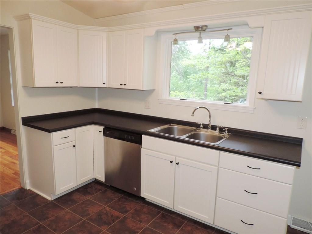 103 Meadowbrook Road Renfrew, PA 16053 - Photo 8 of 25