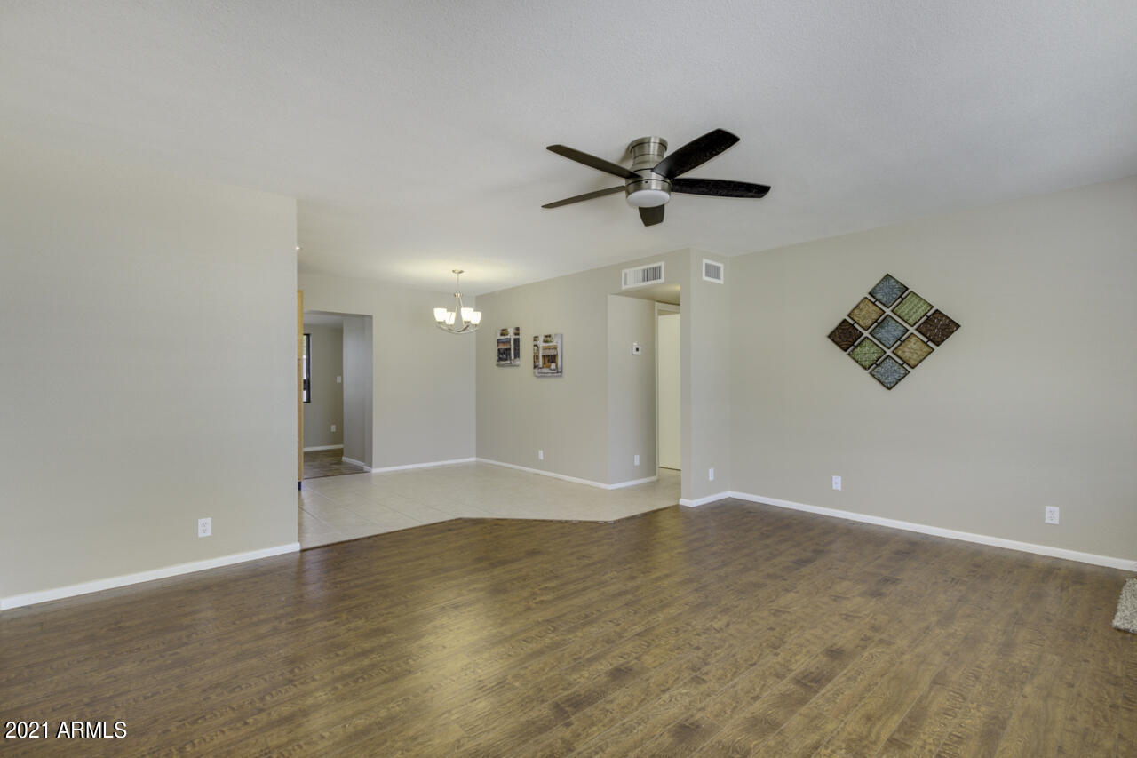 6320 East Decatur Street Mesa, AZ 85205 - Photo 5 of 17 5-Living Room