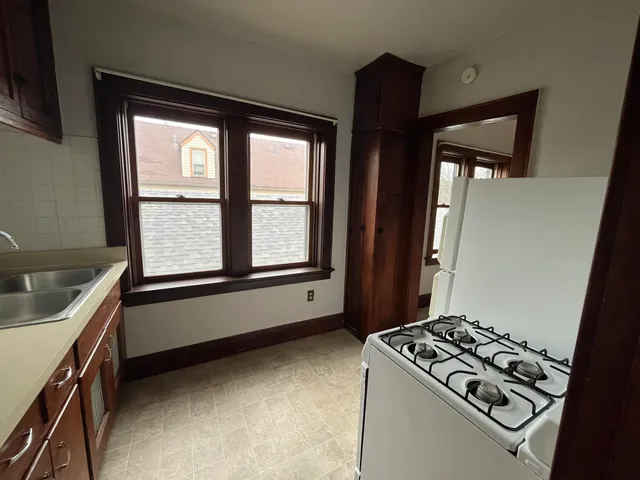 $1,025 | 5219 South Lake Drive, Cudahy, WI 53110