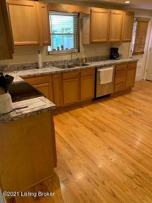 4814 Dover Road Louisville, KY 40216 - Photo 7 of 19 d9