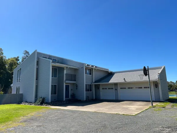 $998,999 | 14076 Saradale Lane, Galt, CA 95632