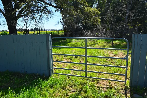 $998,999 | 14076 Saradale Lane, Galt, CA 95632