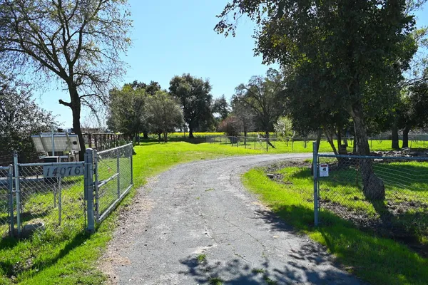 $998,999 | 14076 Saradale Lane, Galt, CA 95632