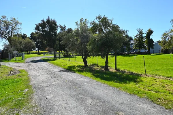 $998,999 | 14076 Saradale Lane, Galt, CA 95632